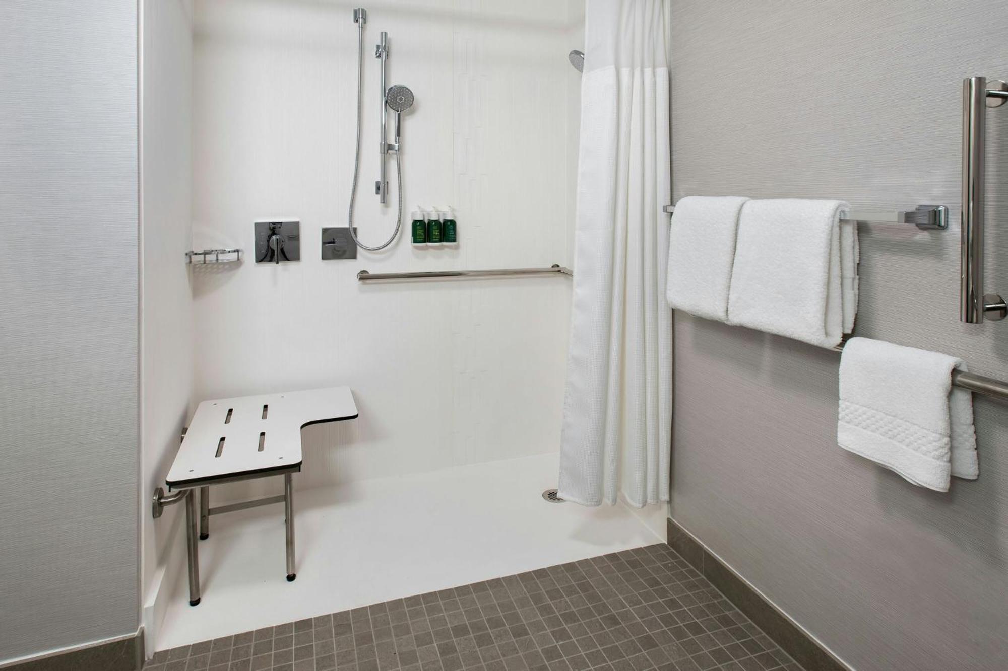 Courtyard By Marriott Silver Spring North/White Oak Екстер'єр фото