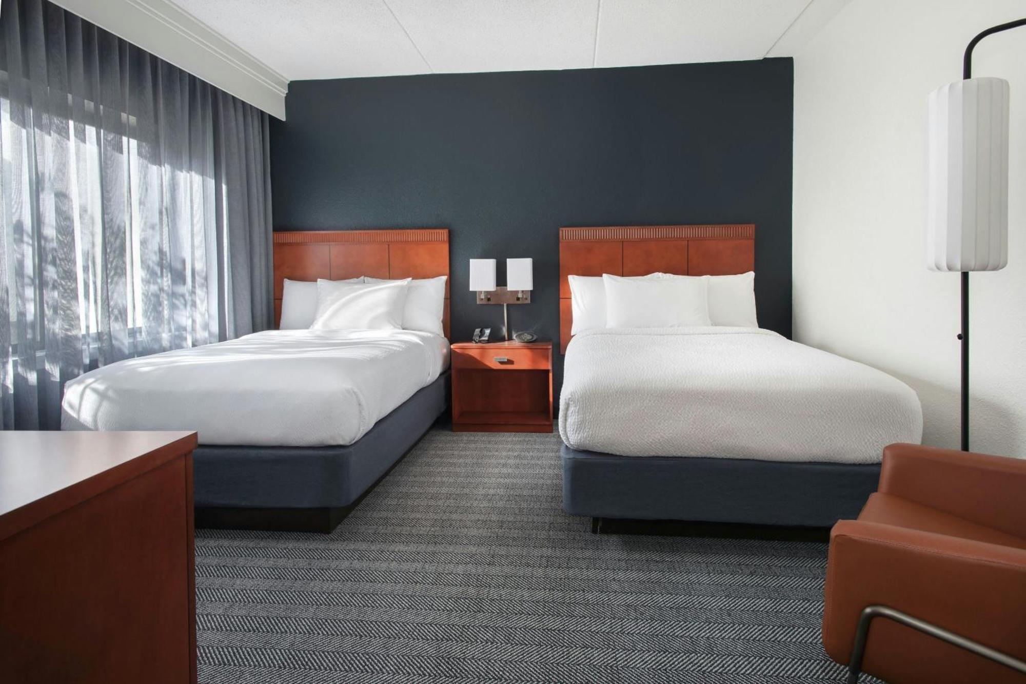 Courtyard By Marriott Silver Spring North/White Oak Екстер'єр фото