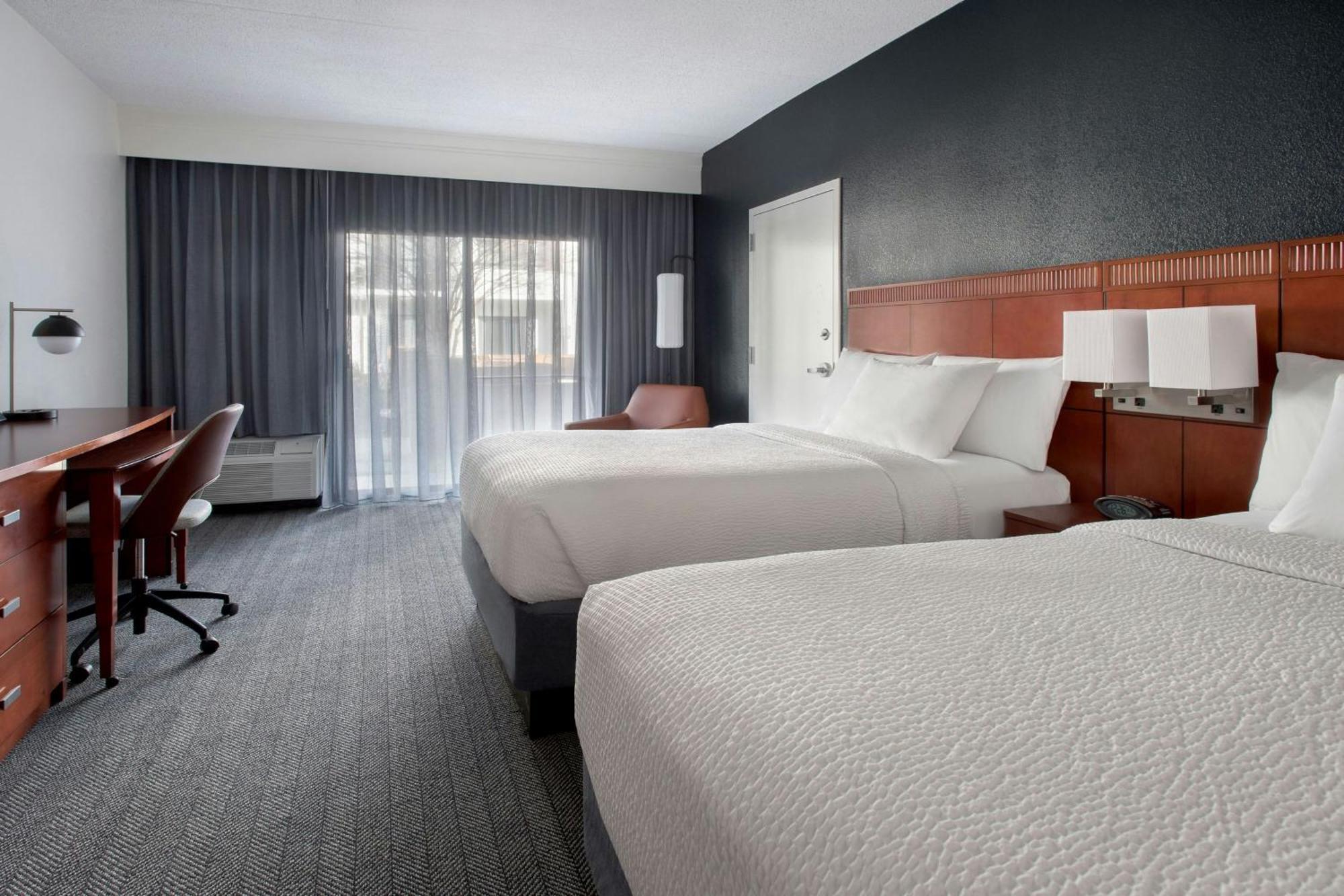 Courtyard By Marriott Silver Spring North/White Oak Екстер'єр фото